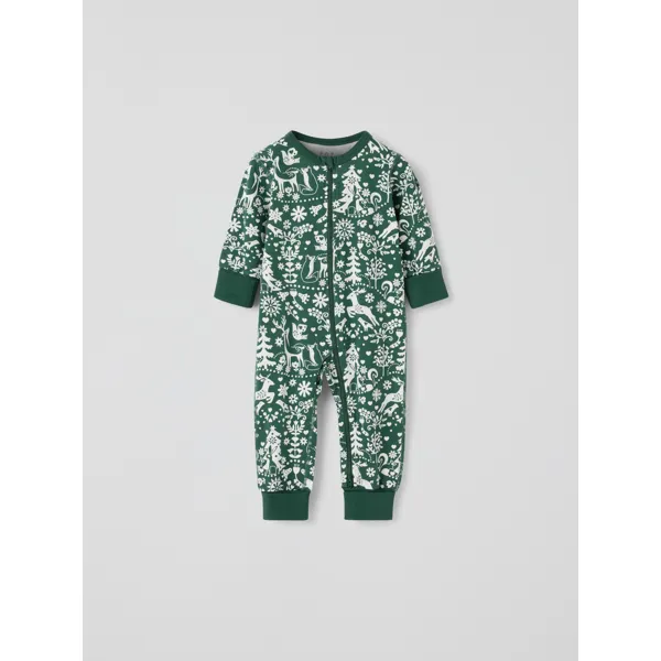 Grønn pyjamasdress med julemotiv fra Polarn O. Pyret